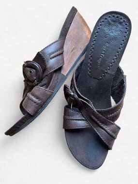 Vintage Y2K Brown Leather Wedge Slide Sandals
